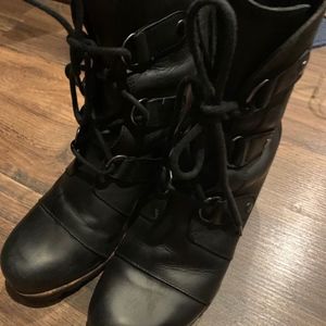 Sorel Black Wedged Boots